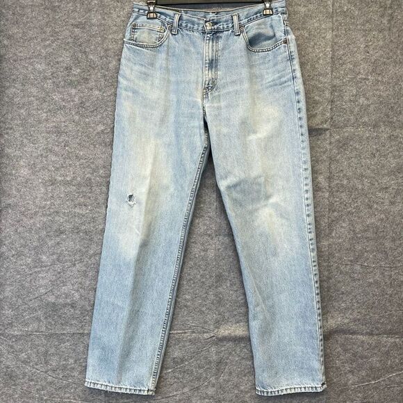 Levi's Jeans Men's Size 35 x 34 Blue Denim Straight Leg High-Rise Light Wash - Picture 1 of 16